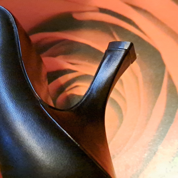 Bisou Bisou Heels - Picture 7 of 7